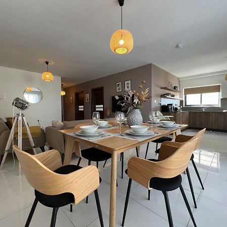 Brand New Apartment 2 Mins From Seafront セント・ポールズ・ベイ エクステリア 写真
