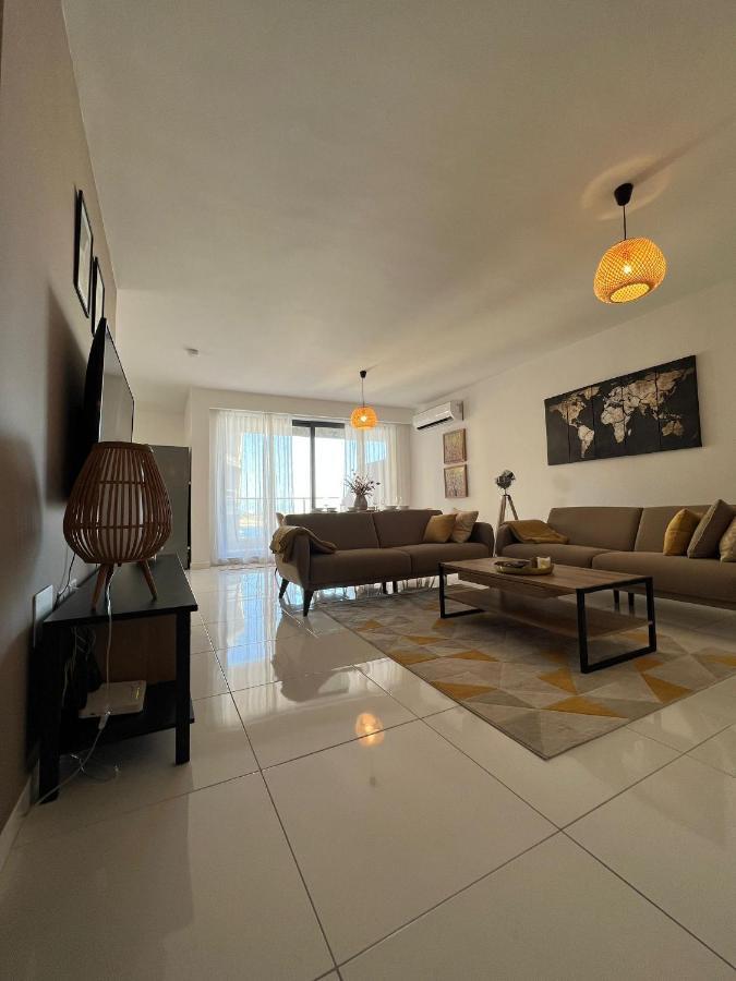 Brand New Apartment 2 Mins From Seafront セント・ポールズ・ベイ エクステリア 写真