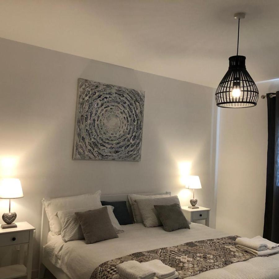 Brand New Apartment 2 Mins From Seafront セント・ポールズ・ベイ エクステリア 写真