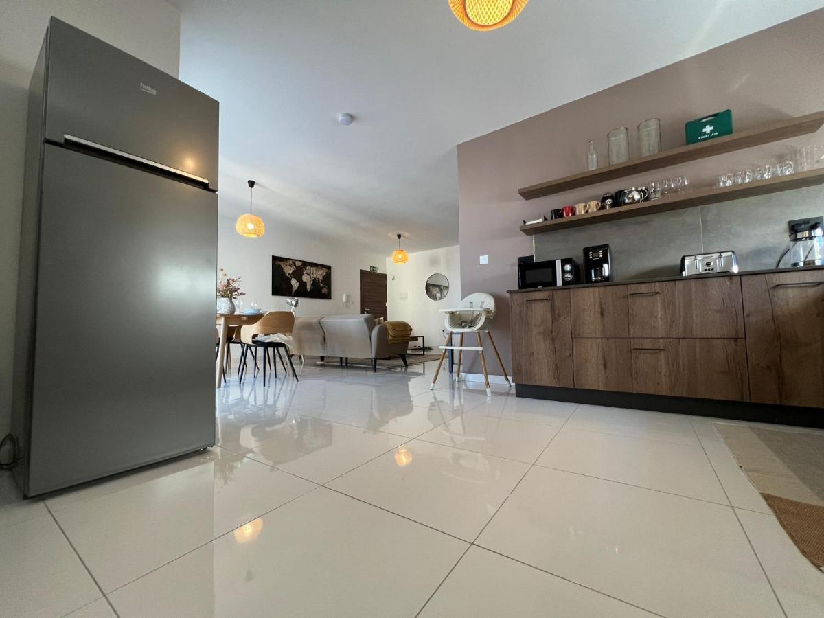 Brand New Apartment 2 Mins From Seafront セント・ポールズ・ベイ エクステリア 写真